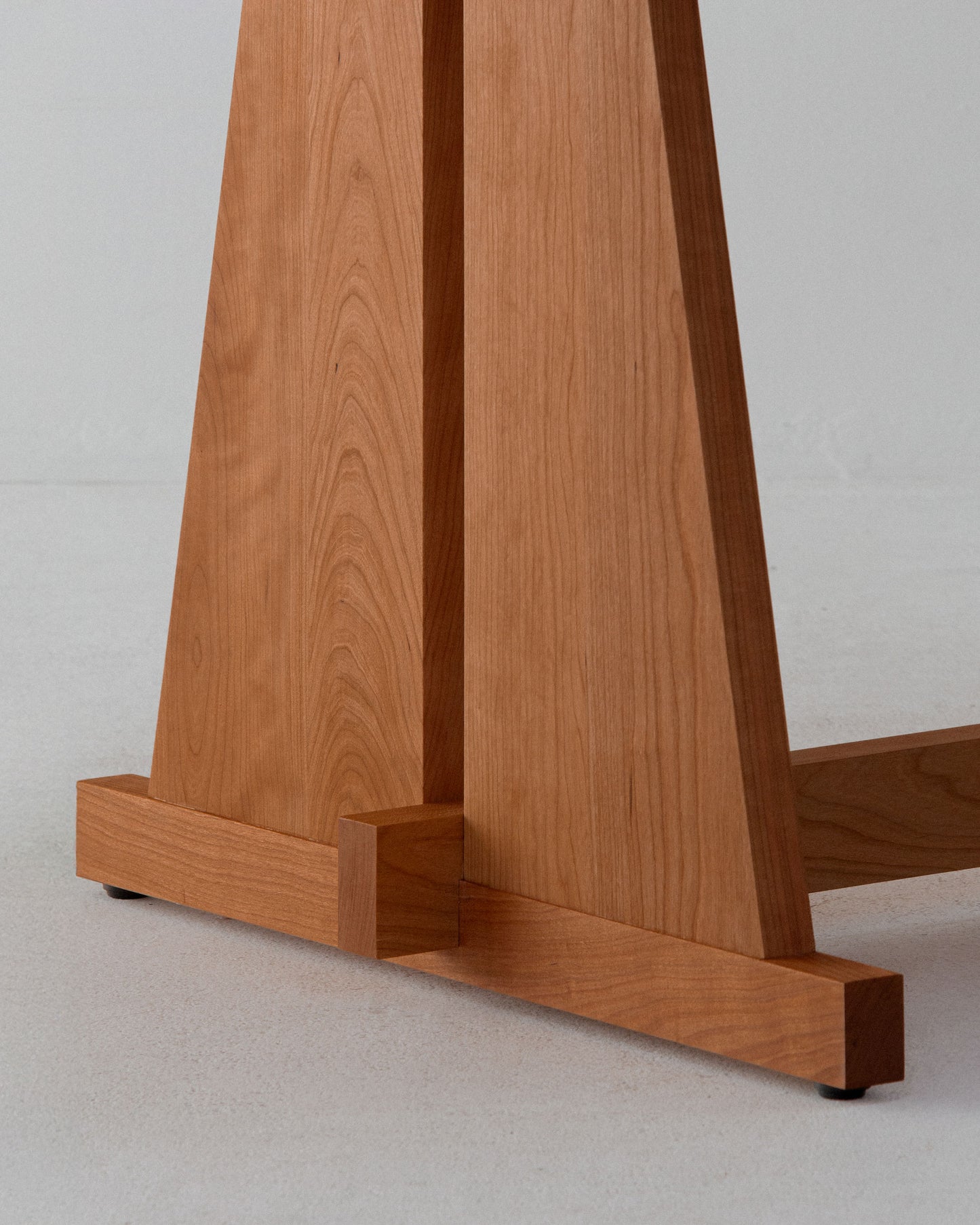 Lola Table [Classic]