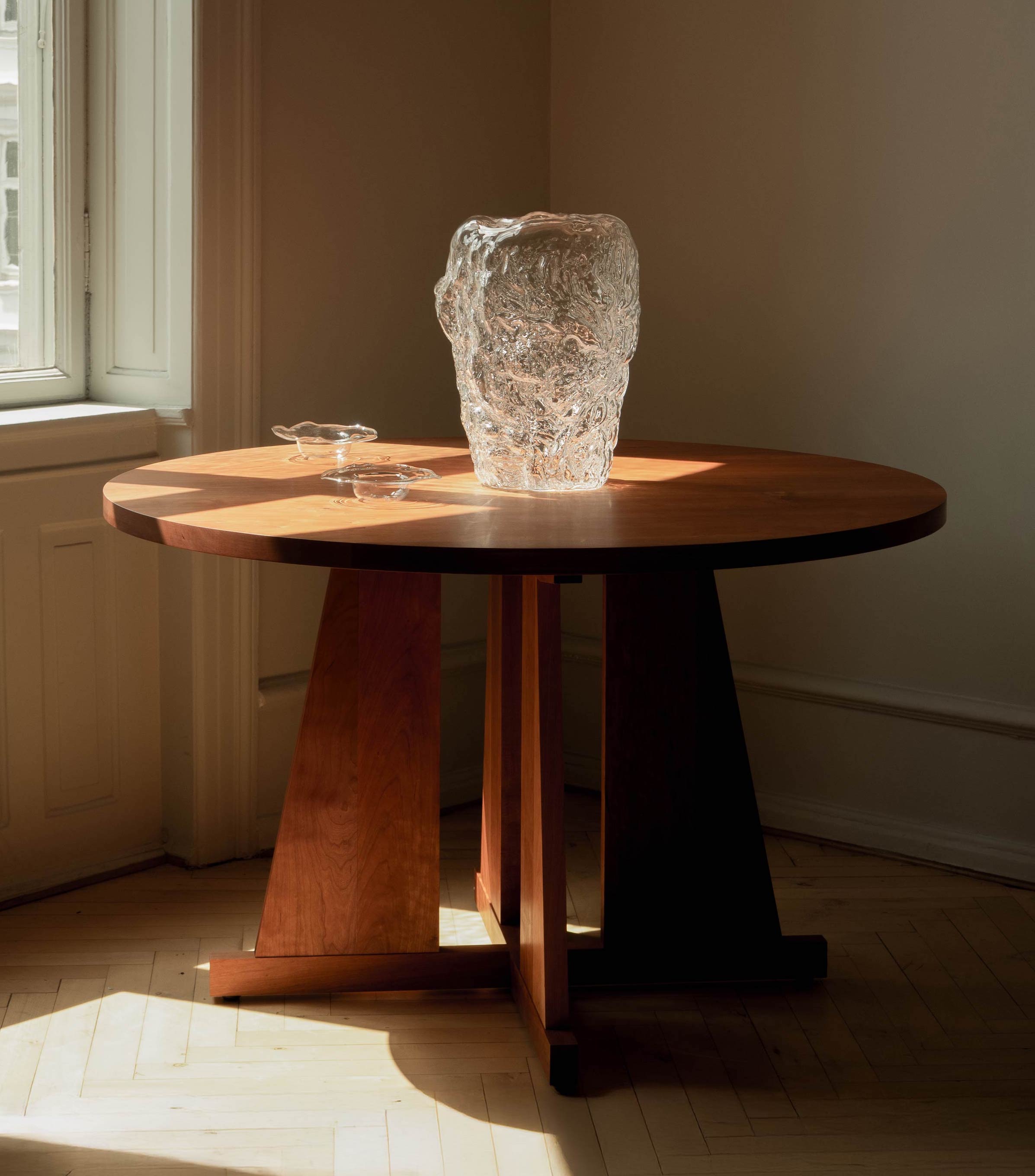 Lola Table [Round] – Standard Practice Architects